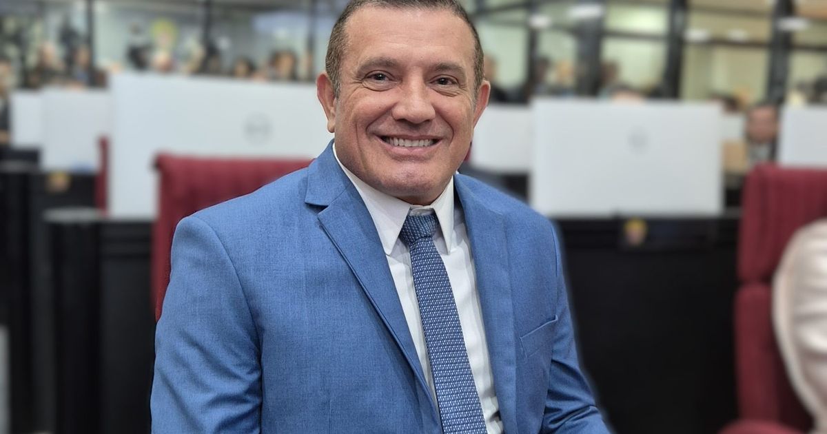 Vereador Fábio Souza, autor do projeto que pediu um minuto de silêncio