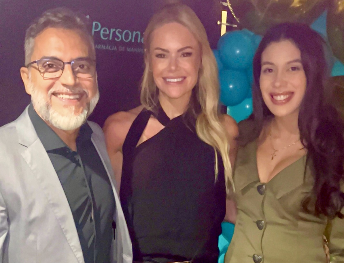 André Eluan, Diretor Executivo da Farmácia Personale, Dra. Luisa Bahia e Vitória D'Oliveira, Diretora de Expansão da Farmácia Personale
