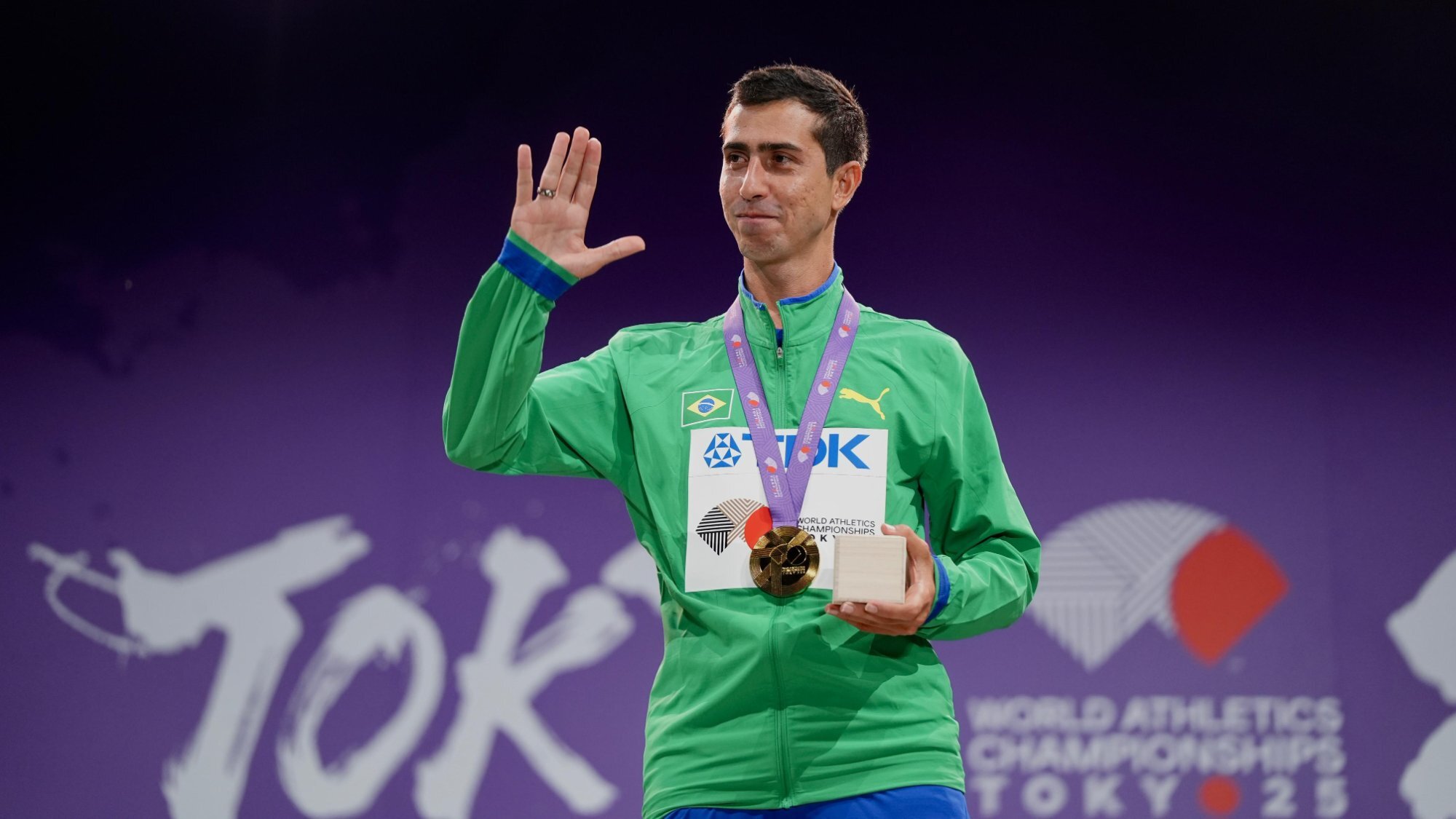 Brasileiro faz história e leva o Brasil ao lugar mais alto do pódio em Tóquio