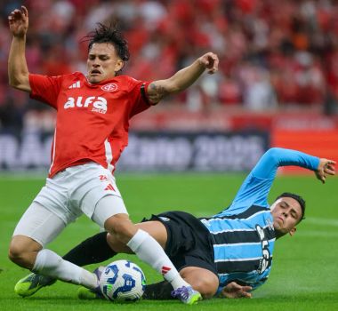 Imagem - Grêmio vence Inter em clássico eletrizante e deixa rival para trás na tabela