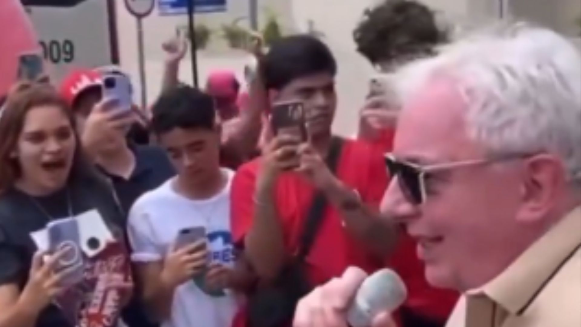 Ator esteve presente no ato contra a PEC da Blindagem