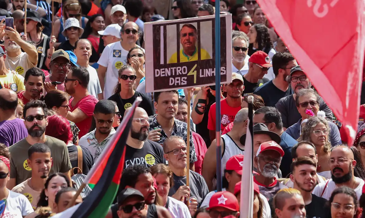 Imagem - Atos contra anistia e a PEC da Blindagem ocorrem hoje em todo país