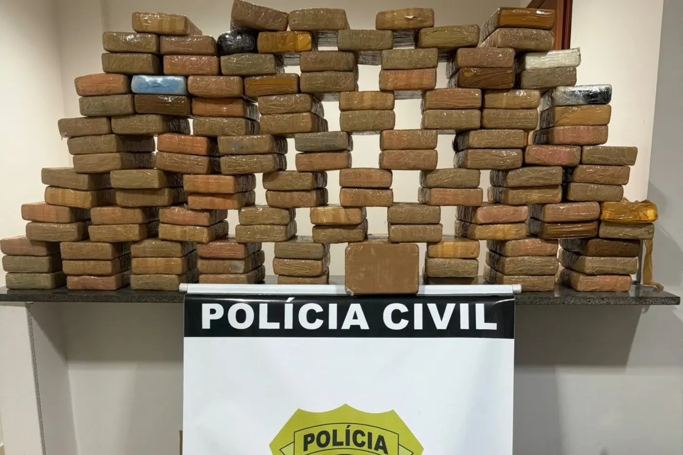 Polícia intercepta embarcação e apreende 120 tabletes de cocaína em Salinópolis