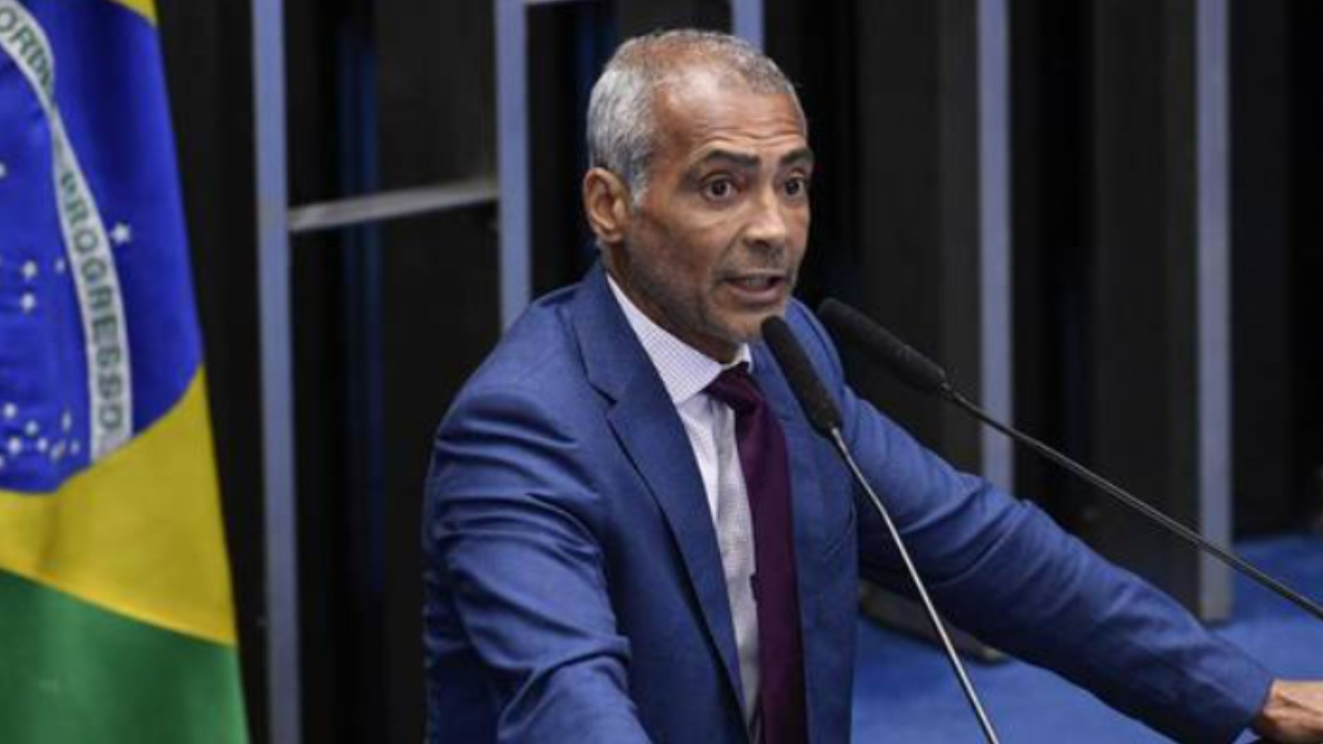Romário terá de quitar pagamento por conta de dívidas