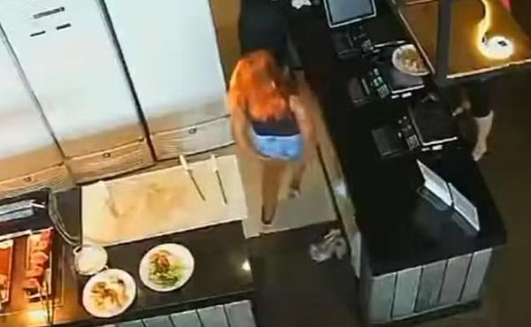 Vídeo: cliente tem cabelo atingido por fogo em restaurante de BH