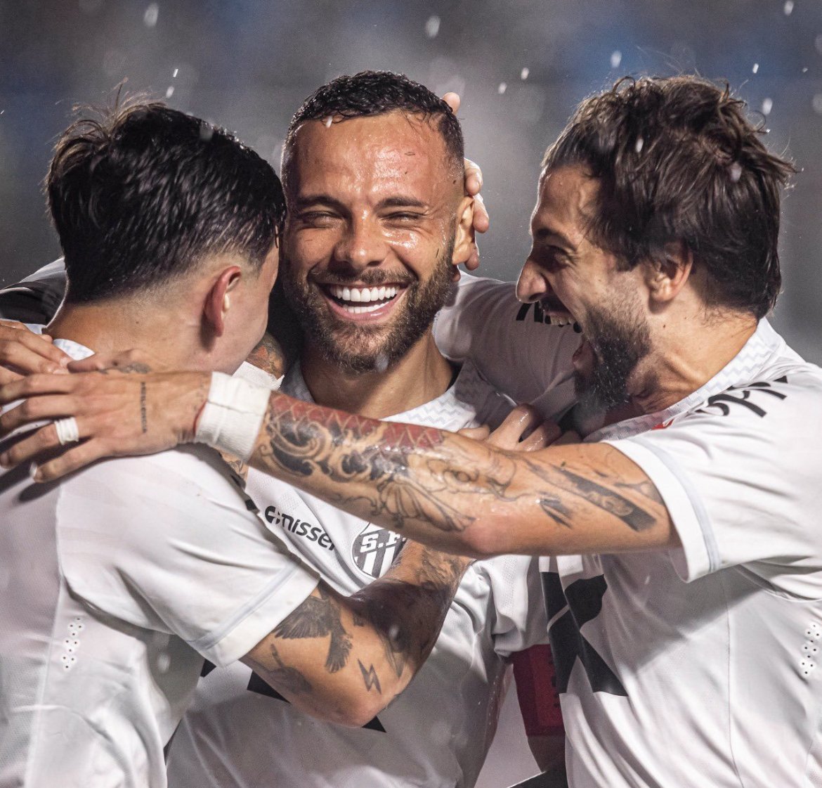 Imagem - Santos vence o São Paulo na Vila Belmiro e conquista primeira vitória com Vojvoda