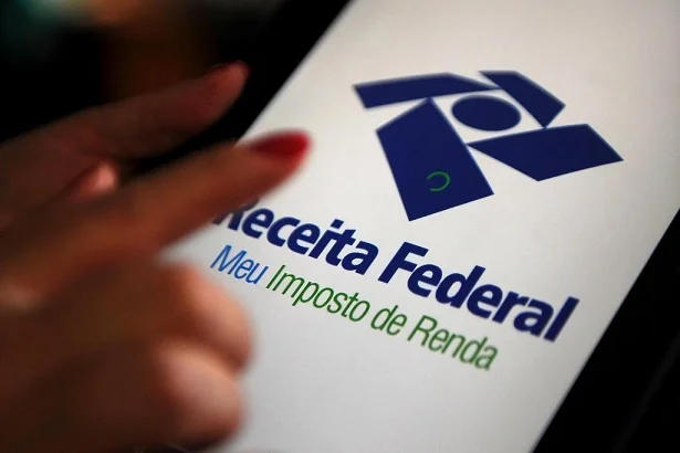 O órgão orienta os contribuintes a desconfiarem de informações não verificadas, especialmente quando propagadas para gerar medo ou desinformação.