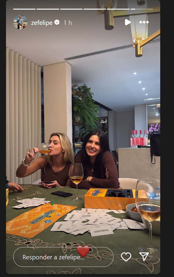 Zé Felipe publica foto de Ana Castela com coração