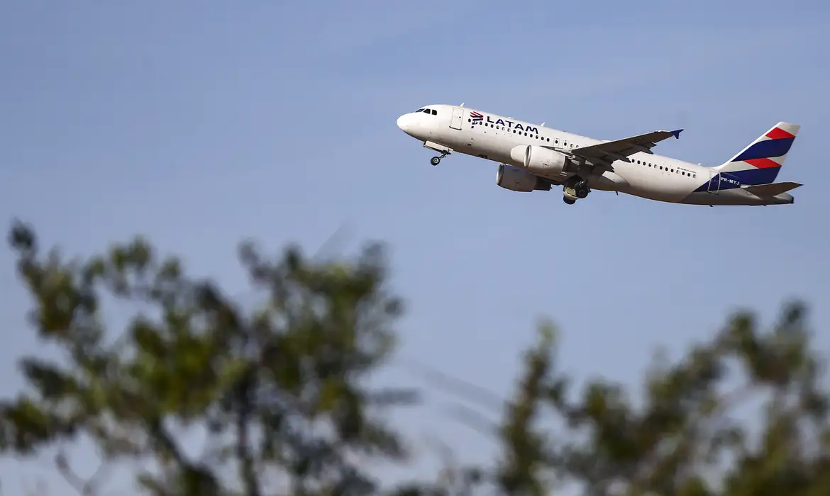 Imagem - Latam anuncia compra de 24 aviões da Embraer