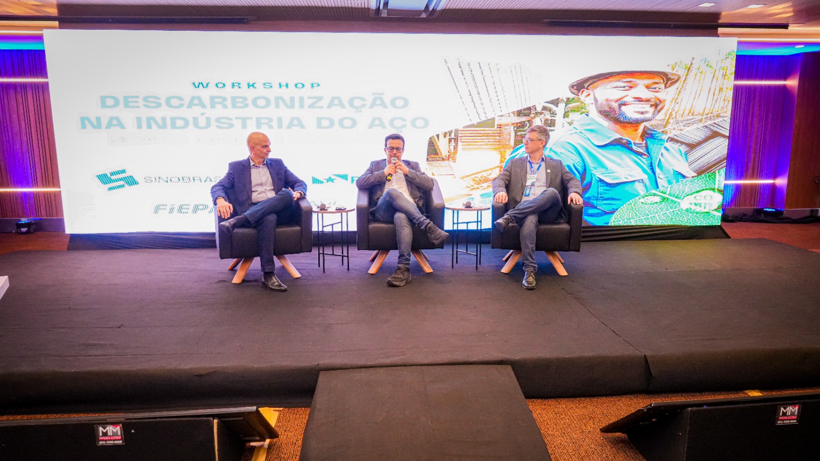 O encontro debateu os desafios, oportunidades e soluções para a redução das emissões de carbono na siderurgia.