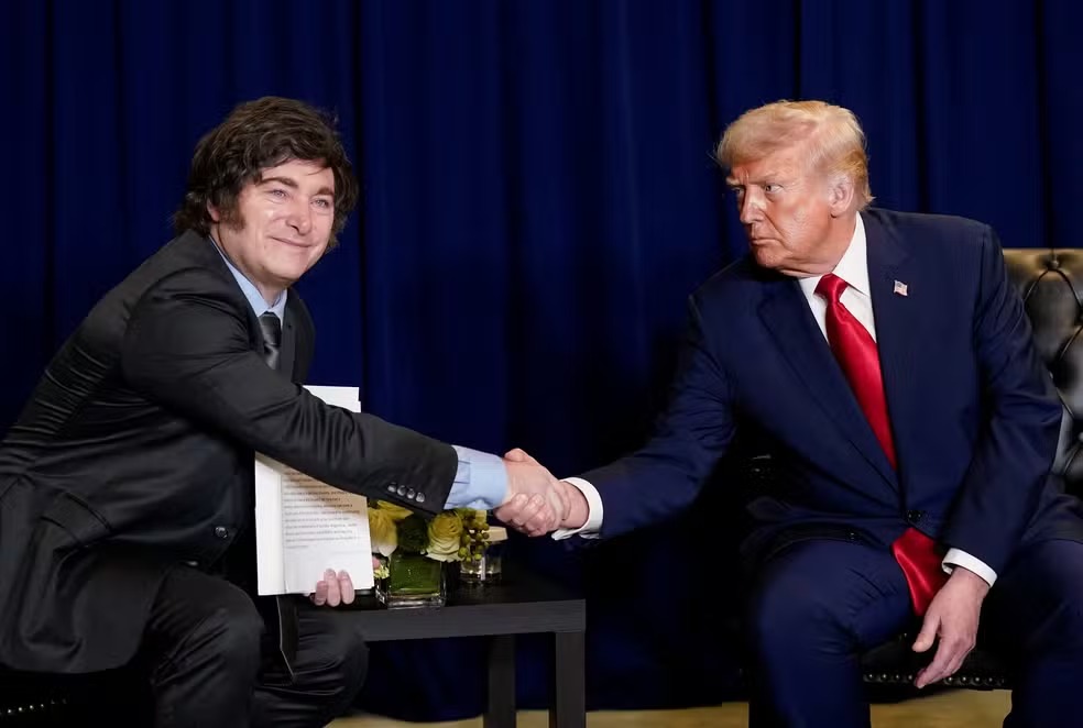 O presidente dos EUA também declarou apoio à reeleição de Milei, dizendo que o líder argentino precisa de mais um mandato “para completar o trabalho”.