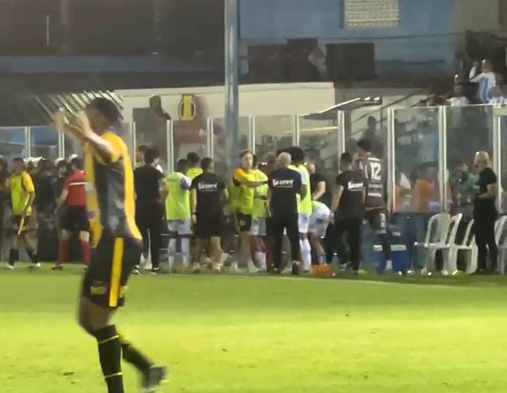 Tempo fechou na Curuzu -