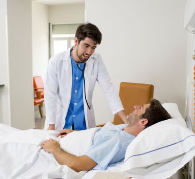 Imagem - Saiba como diferenciar caso de emergência e urgência médica