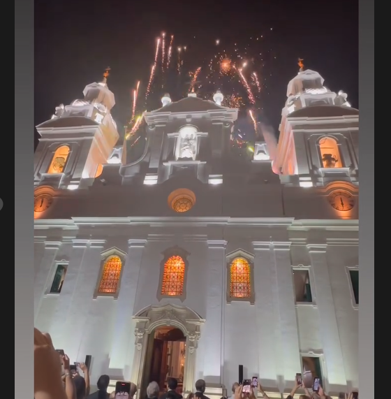 Fiéis celebram entrega da nova fachada da Catedral de Belém