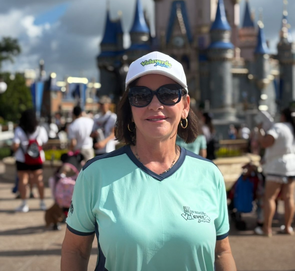 A empresária Tiana Menezes é a aniversariante desta quinta-feira 