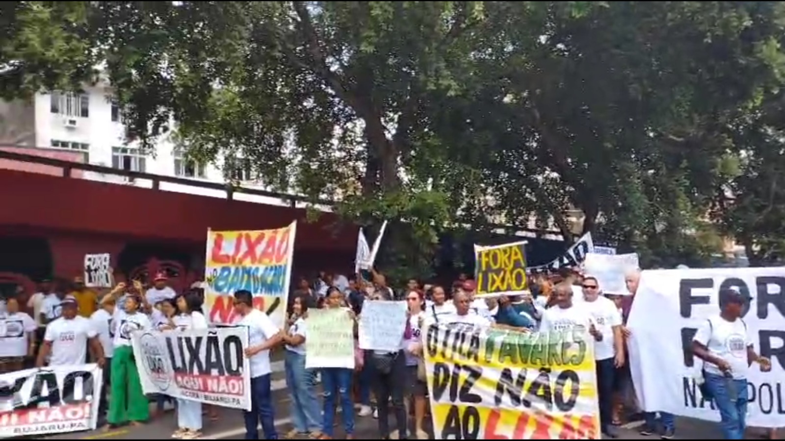 Imagem - Vídeo: protesto fecha Almirante Barroso e deixa trânsito parado no sentido São Brás, em Belém