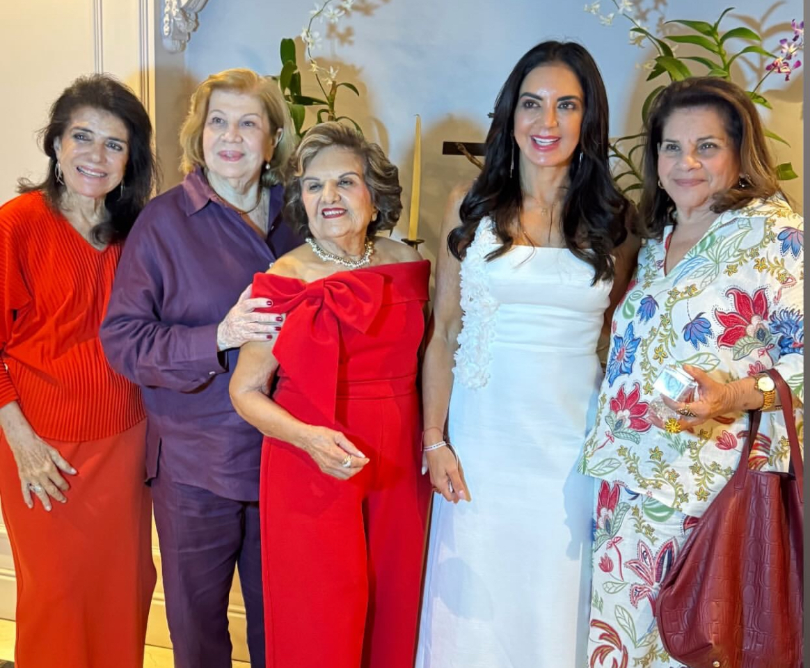 A anfitriã, Fadia Freire, com Lúcia Gorresen, Célia Cavalcante, Cléa Farah e Vera Athias