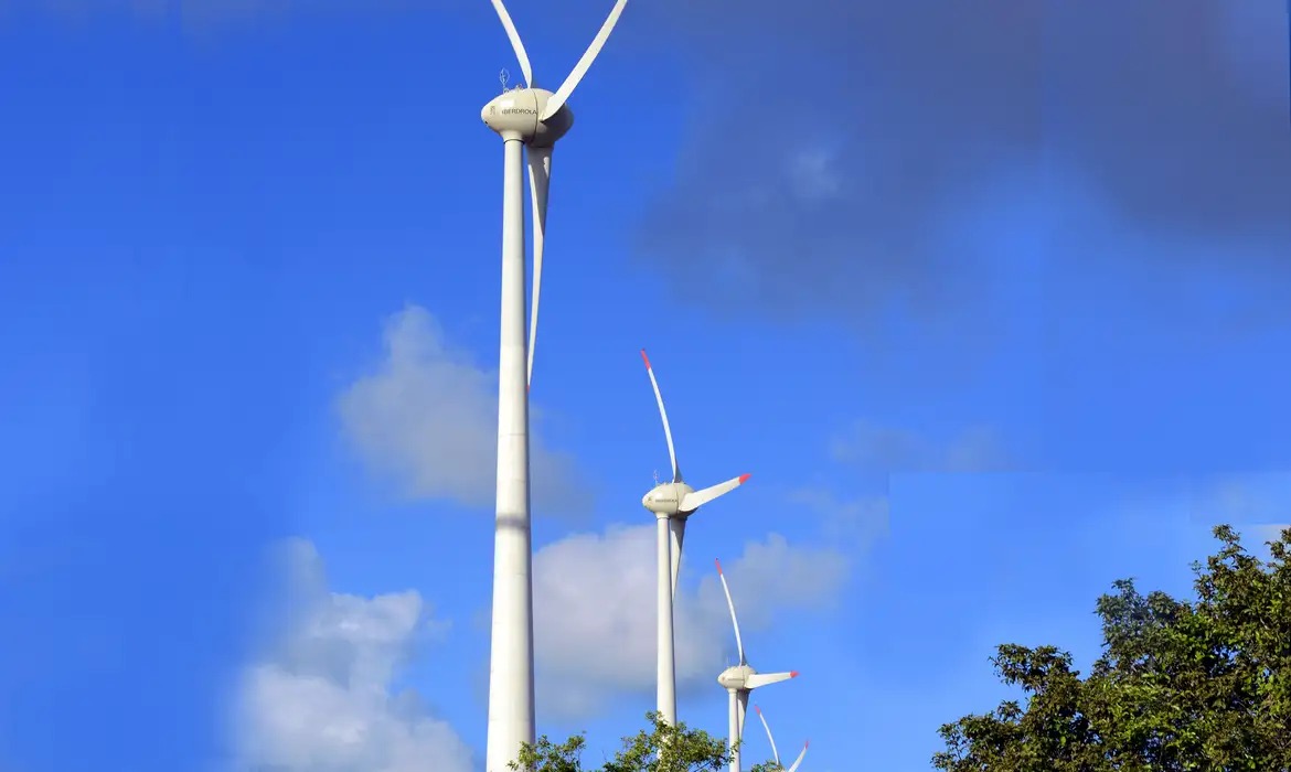 Em toda estrutura metálica das cidades, há um passado que envolve emissão de gases poluidores na atmosfera.
