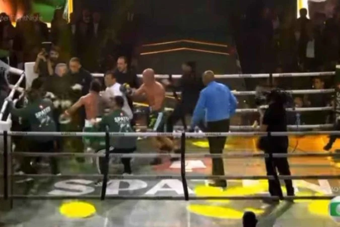 Imagem - Luta entre Popó e Wanderlei acaba em briga, nocaute e hospitalização