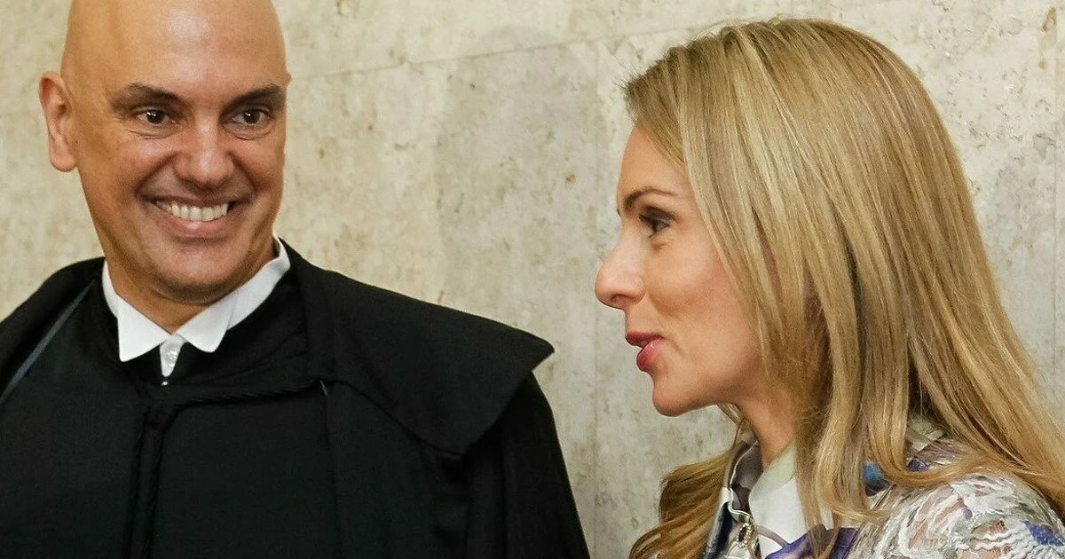 Durante o discurso, a ministra Cármen Lúcia destacou a firmeza de Moraes em situações de crise, lembrando sua atuação à frente do Tribunal Superior Eleitoral (