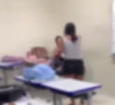 Imagem - Mãe invade sala de aula e confronta professora em escola de Belém