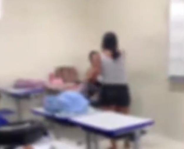 Imagem - Mãe invade sala de aula e confronta professora em escola de Belém