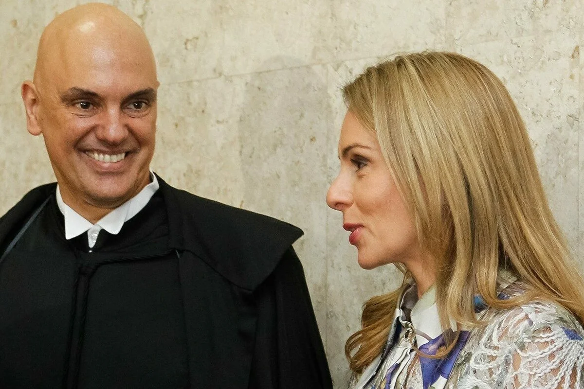 Durante o discurso, a ministra Cármen Lúcia destacou a firmeza de Moraes em situações de crise, lembrando sua atuação à frente do Tribunal Superior Eleitoral (

