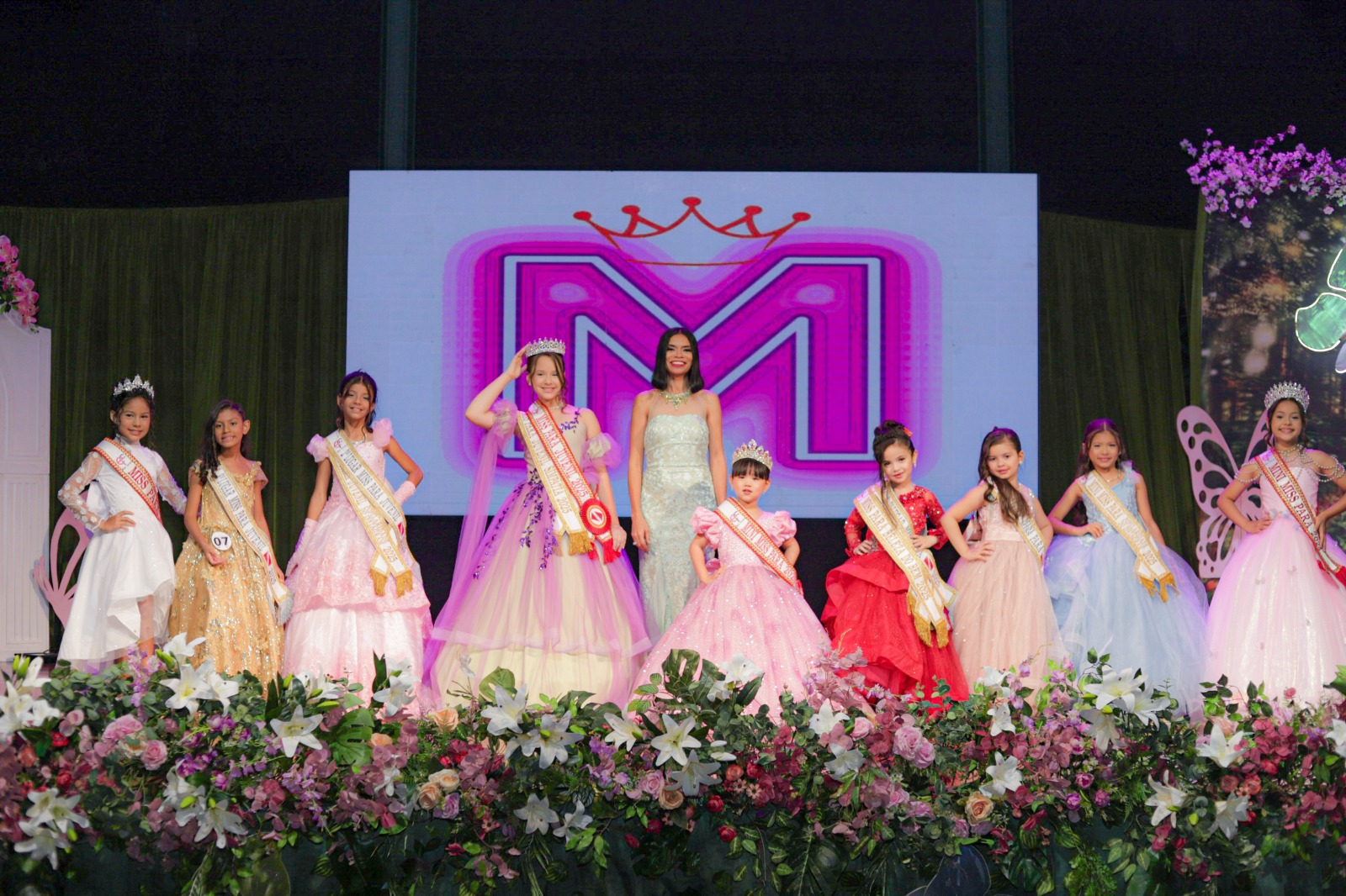 Mini Miss Pará e Miss Pará Juvenil 2025 são eleitas em noite animada em Belém.