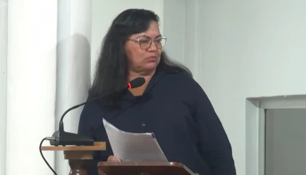 Vereadora no Amazonas diz apoiar violência contra a mulher e revolta web; assista