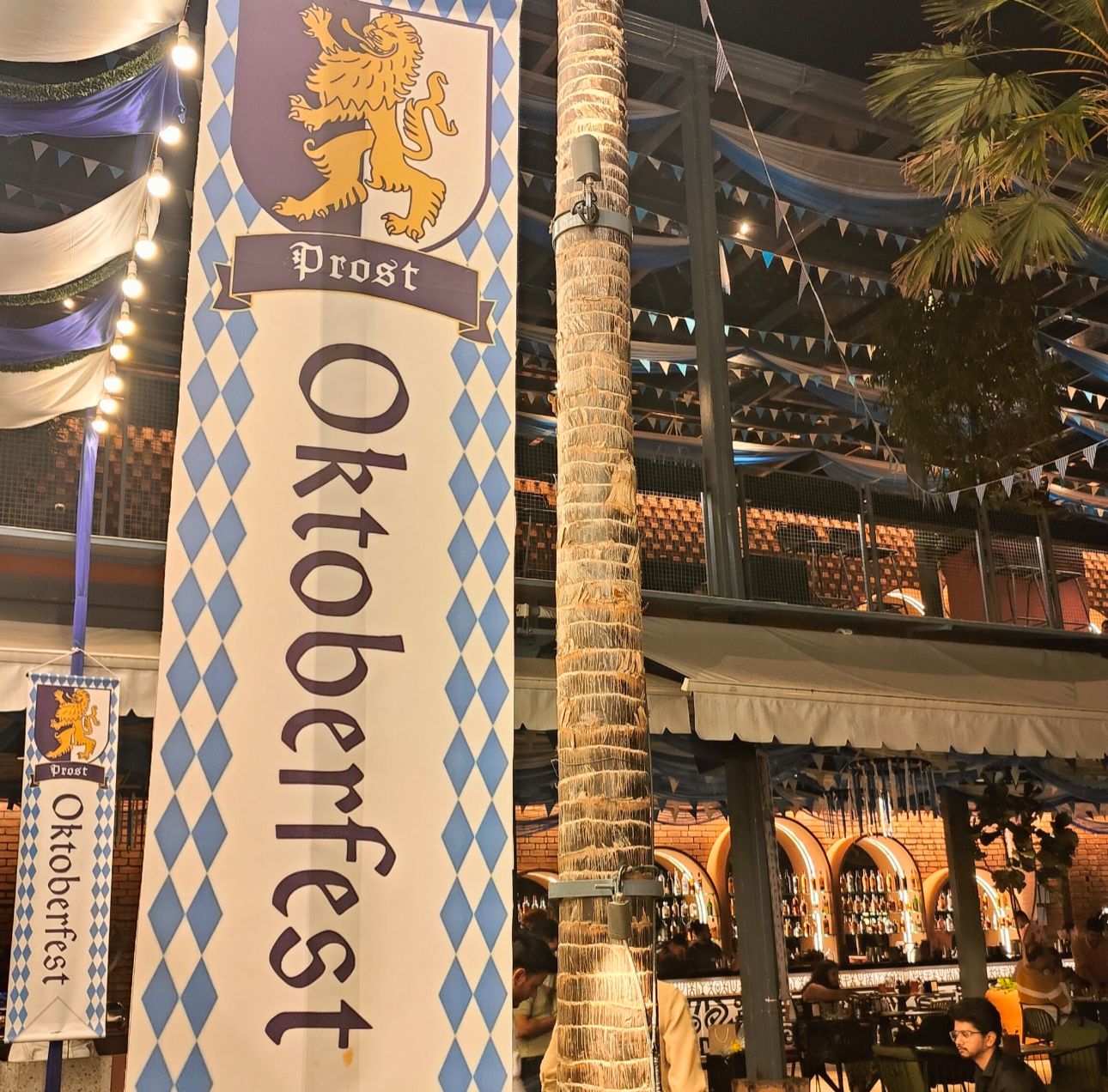 (Festival da Cerveja de Munique e popularmente famoso “Oktoberfest”, em Munique, na Alemanha)