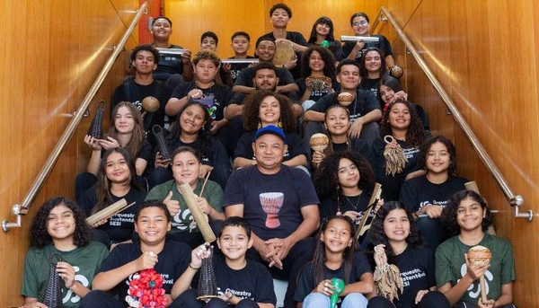 Orquestra Sustentável transforma recicláveis em música e apresenta show inspirado na natureza