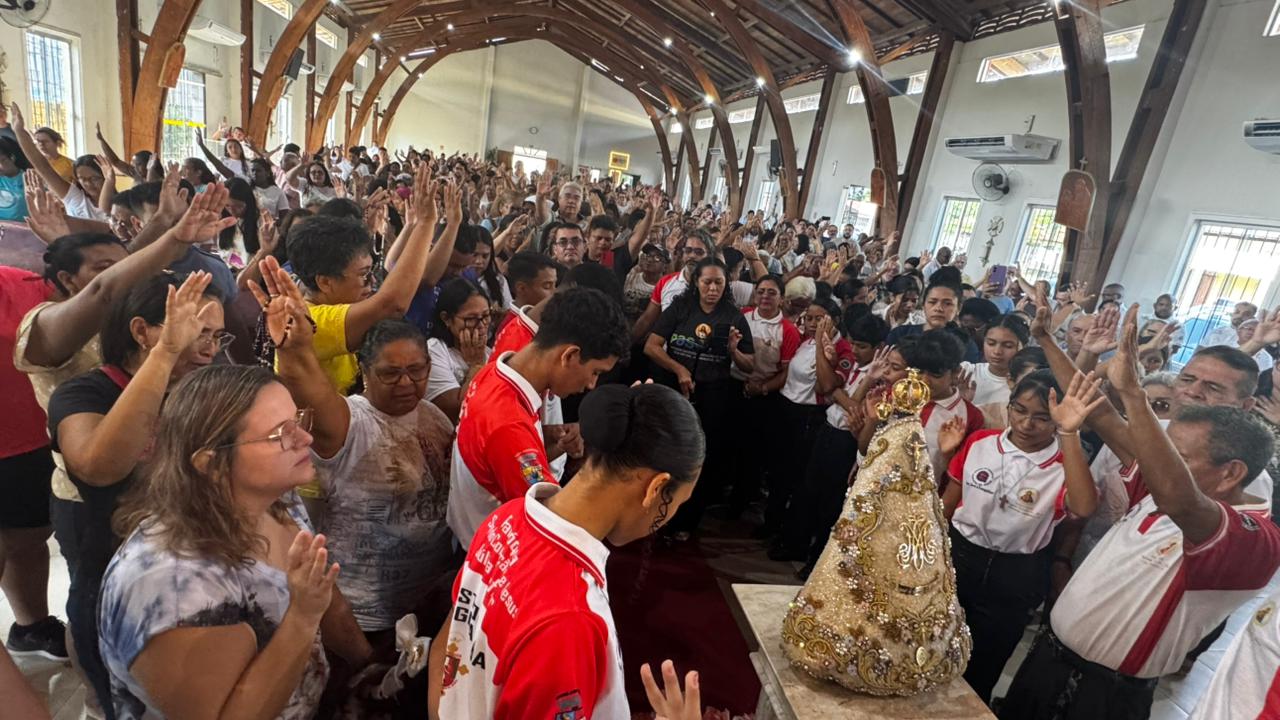 Imagem - Paróquia Sagrado Coração de Jesus recebe a visita da Imagem Peregrina; assista