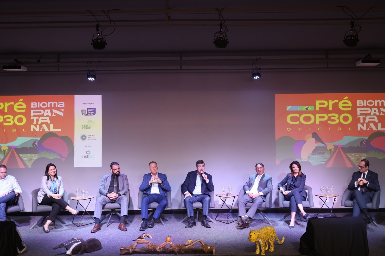 Participantes da Pre-COP do Pantanal discutem estratégias para integrar clima, biodiversidade e desenvolvimento sustentável.