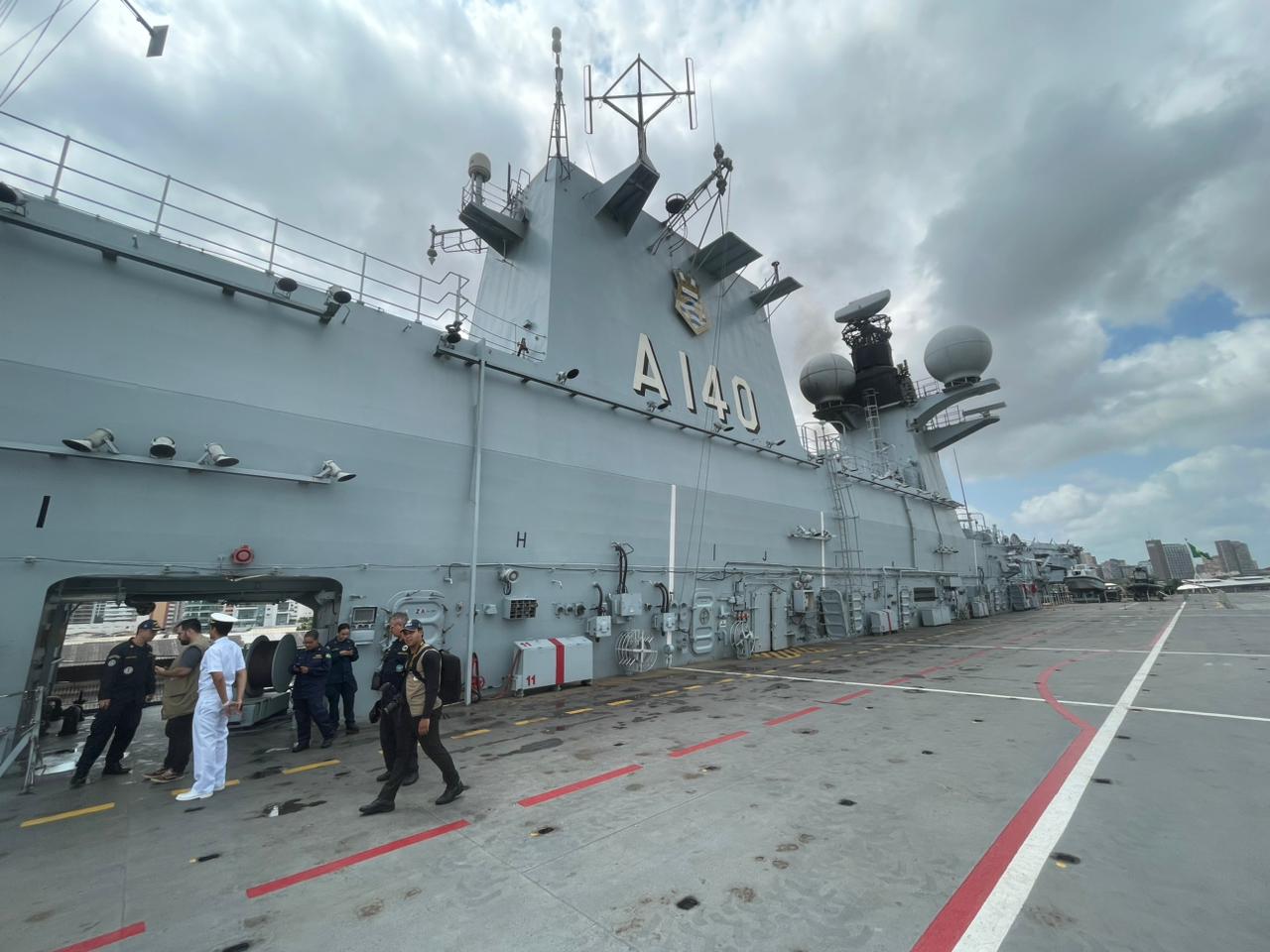 Imagem - Maior navio de guerra da América Latina está atracado em Belém