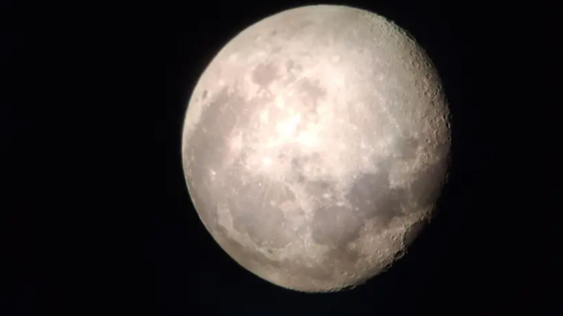 Superlua terá fenômeno na próxima semana