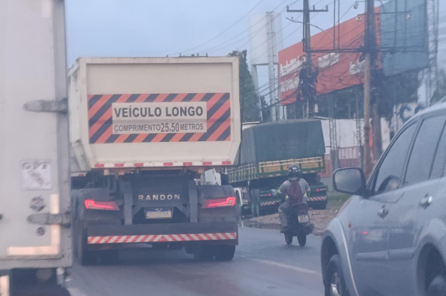 Caminhão com mais de 15 toneladas circulando pela BR-316 entre 7h e 9h