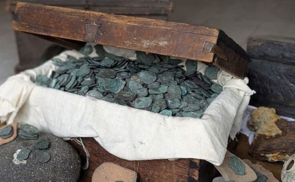 Mergulhadores encontram US$ 1 milhão em moedas em barco naufragado no século 18