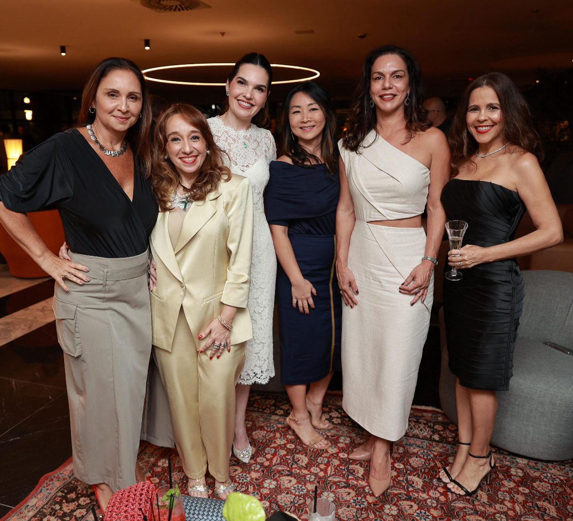 Ana Lazera Maiorana e amigas