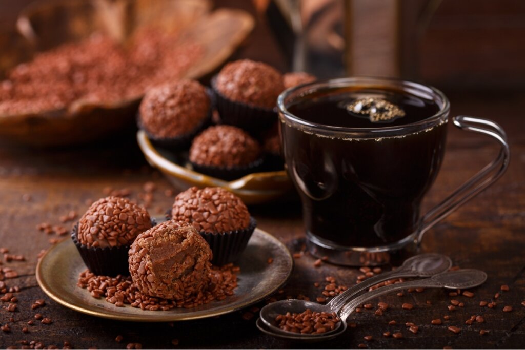 Brigadeiro vegano de café (Imagem: Iuliia Timofeeva | Shutterstock)