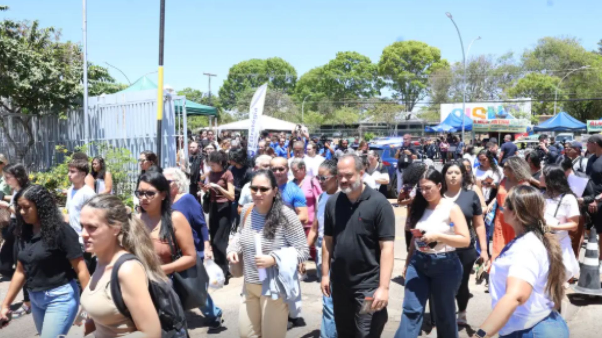 Provas levaram pouco maisde 700 mil candidatos, em todo o Brasil