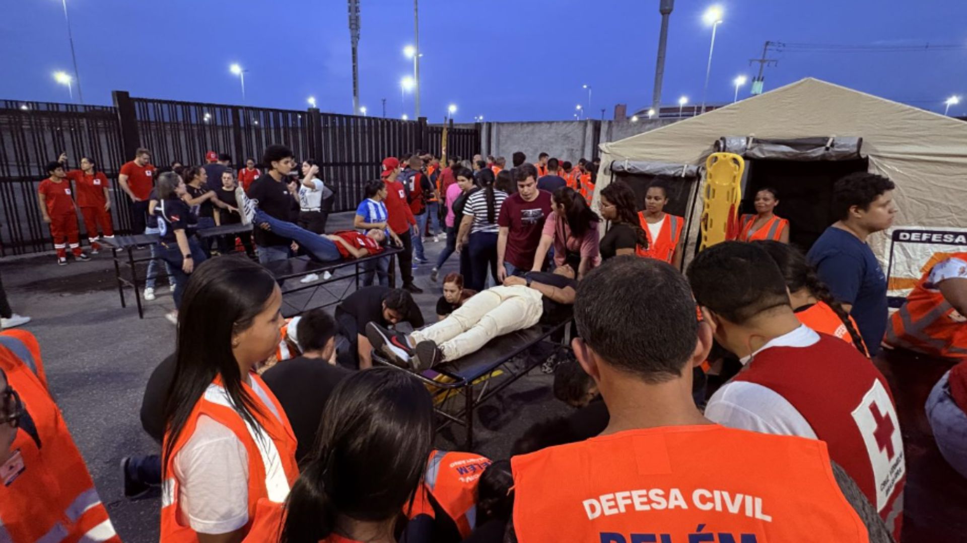 Voluntários trabalham visando o Círio 2025