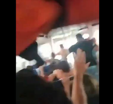 Imagem - Vídeo: chuva e maresia assustam passageiros durante viagem entre Barcarena e Belém