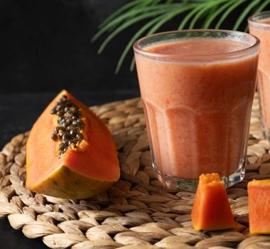 Imagem - 5 receitas de vitaminas com mamão para deixar sua dieta mais saudável