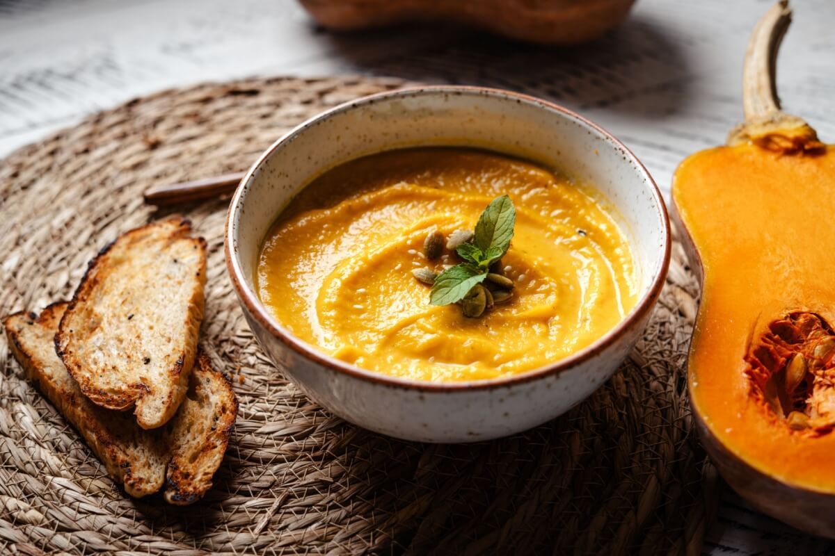 Creme detox de abóbora com gengibre (Imagem: Goiipic | Shutterstock)