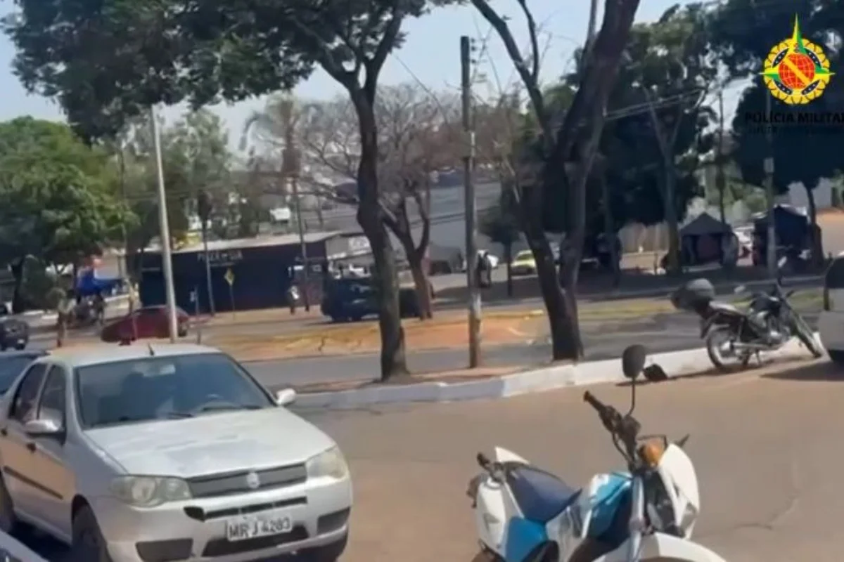 Imagem - PM prende homem com bombas próximo a rodoviária no DF