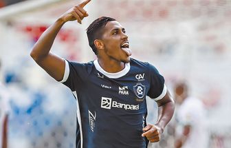 Artilheiro Pedro Rocha volta ao Remo para duelo contra o Athletico-PR