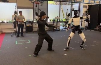 Robô humanoide de Elon Musk impressiona com demonstração de Kung Fu; veja