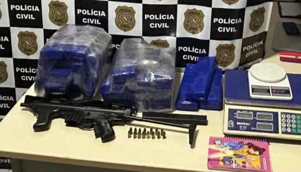 Casal é preso com submetralhadora e 20 kg de drogas em Moju