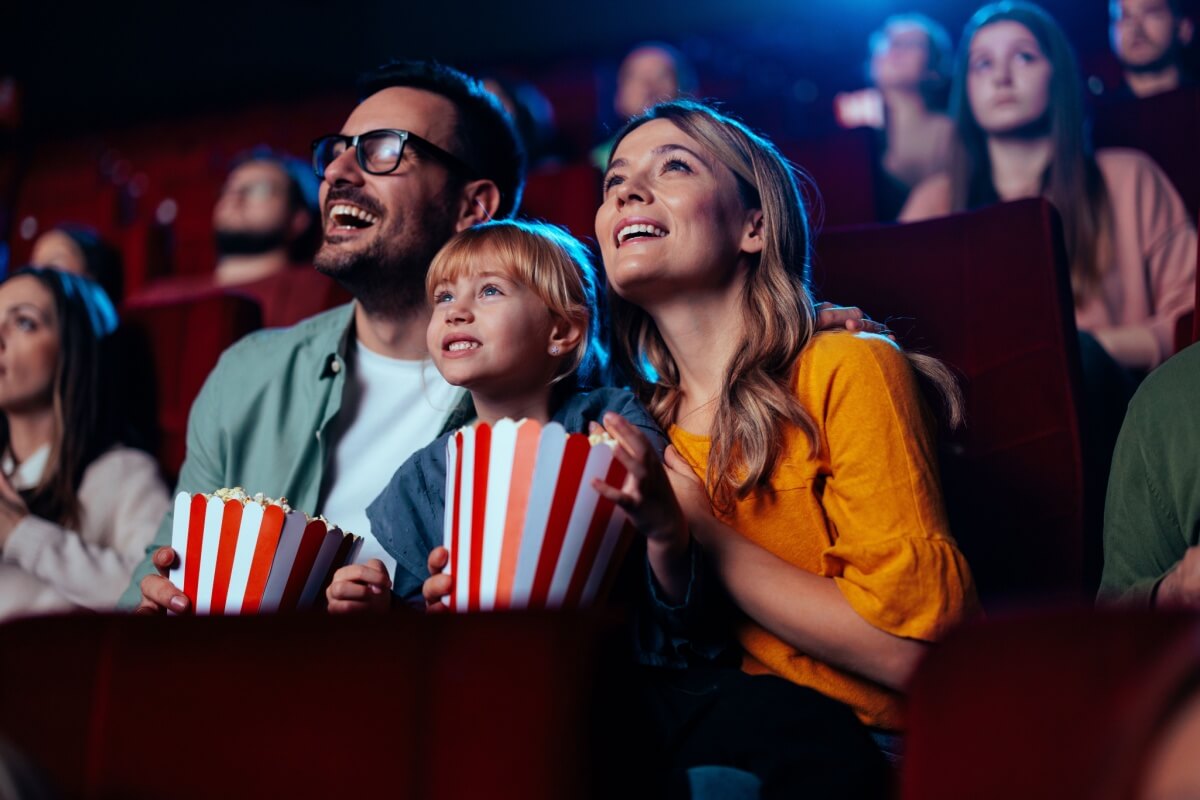 A semana tem grandes estreias de filmes no cinema (Imagem: bbernard | Shutterstock)