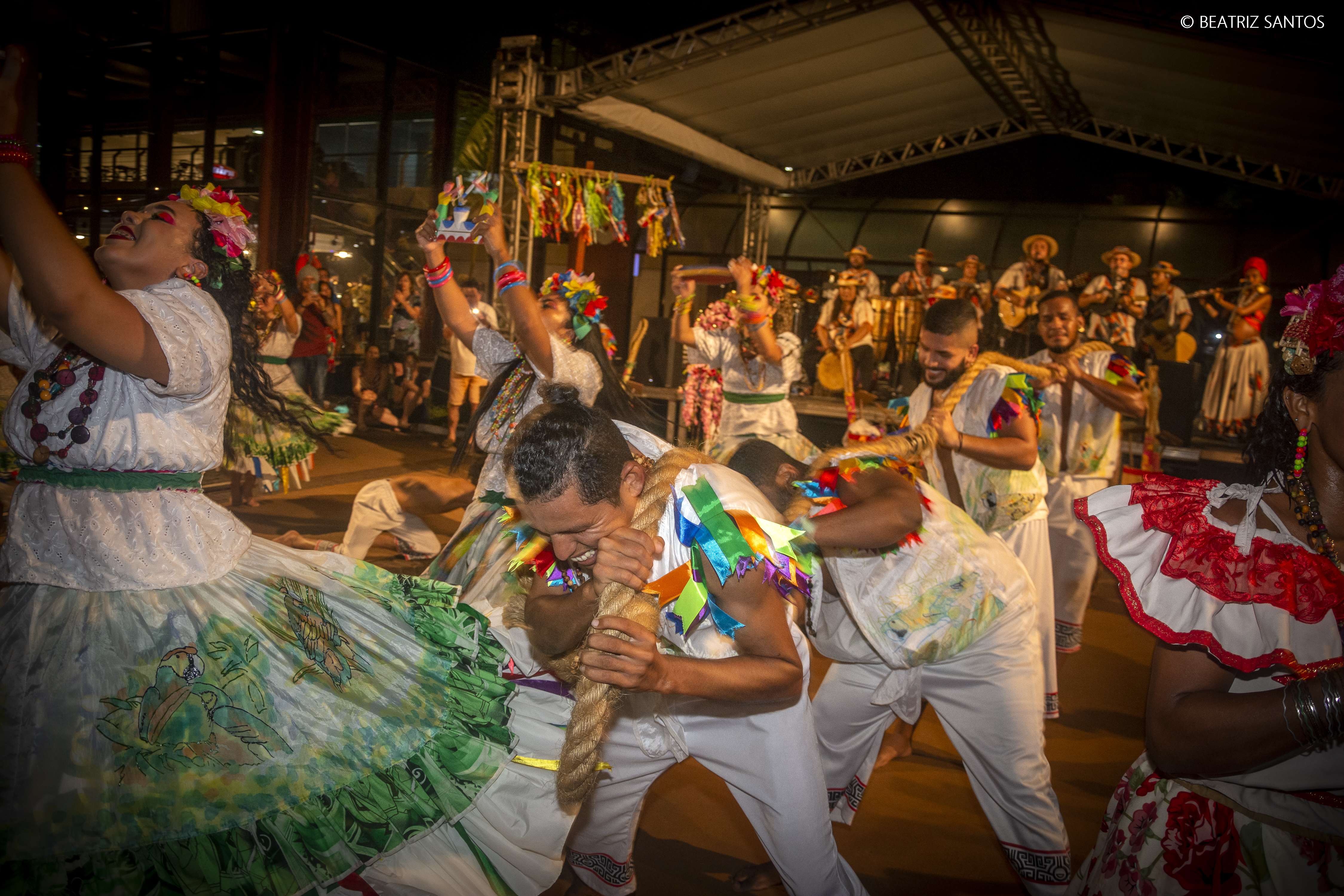 Evento reúne música, dança e manifestações populares em quatro dias de celebração que unem devoção, arte e turismo